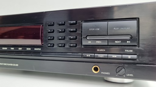 Компактный проигрыватель компакт-дисков Philips CD 690