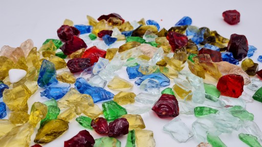 SZKŁO DEKORACYJNE KAMIEŃ SZKLANY BURSZTYN SZKŁO OGRODOWE GRYS 1kg 1-2cm