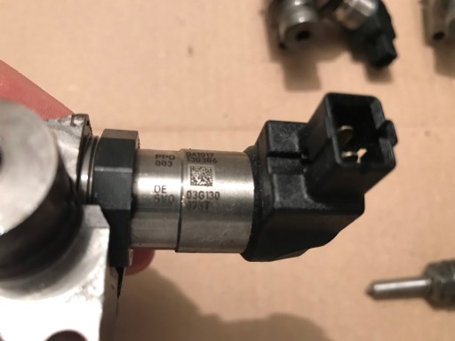 НАСОС-ФОРСУНКИ AUDI 2.0 TDI BMN BRD 03G130073T