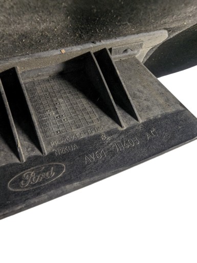 Нижняя пластина крышки двигателя Ford Focus MK3 AV61-7H403-AC