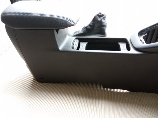 FORD FOCUS MK3 LIFT 15-18- Комплект туннеля подлокотников.