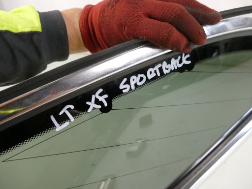 JAGUAR XF X250 SPORTBRAKE BODY GLASS L.T.