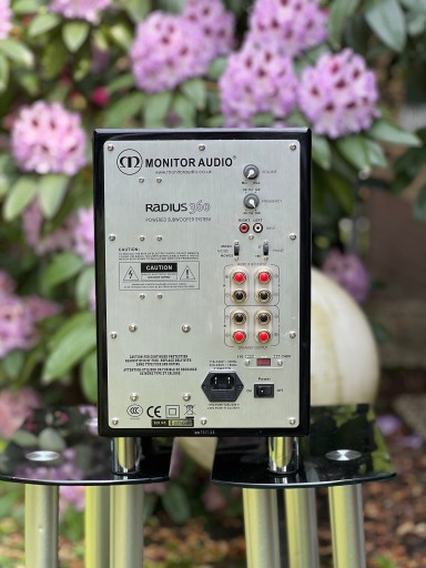 Активный сабвуфер Monitor Audio Radius 360