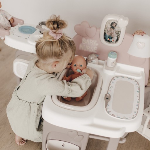УГОЛОК ДЛЯ УХОДА ЗА БОЛЬШОЙ КУКЛОЙ SMOBY BABY NURSE