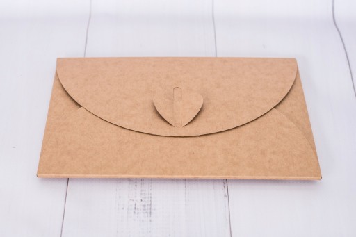 Koperta na zdjęcia z sercem 15x23 kraft - 10 sztuk
