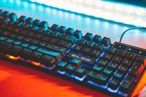 НАБОР ИГРОВОЙ КЛАВИАТУРЫ И МЫШИ со светодиодной RGB ПОДСВЕТКОЙ ДЛЯ ГЕЙМЕРОВ