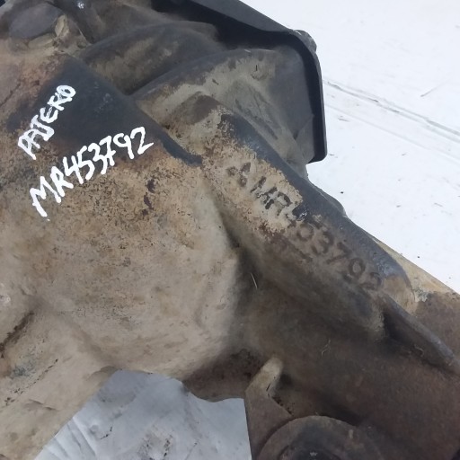 MITSUBISHI PAJERO III 3.5 ПЕРЕДНИЙ РАЗНЫЙ MR453792