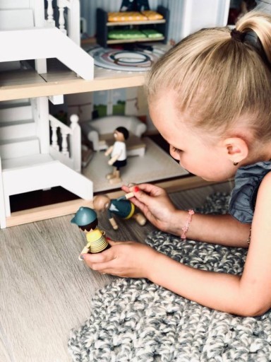 Domek dla Lalek drewniany z akcesoriami Small Foot