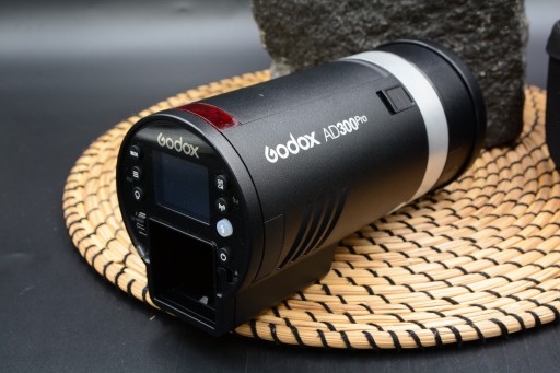 Поврежденная ведомая вспышка GODOX AD300 Pro TTL с ручным управлением