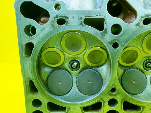 ГОЛОВКА ЛЕВАЯ AUDI A4 S4 B5 A6 C5 2.7 BiT 078103373AE