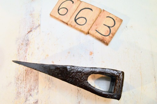 Орыг. старинный кованый топор топорище 1,3 кг