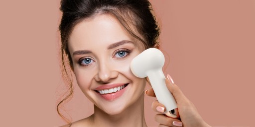 ЭЛЕКТРИЧЕСКАЯ ВРАЩАЮЩАЯСЯ ЩЕТКА ДЛЯ ЛИЦА МЯГКИЙ СИЛИКОН VITAMMY SOFTA