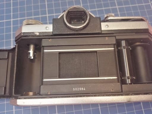 корпус старого фотоаппарата SLR EDIXA WIRGIN