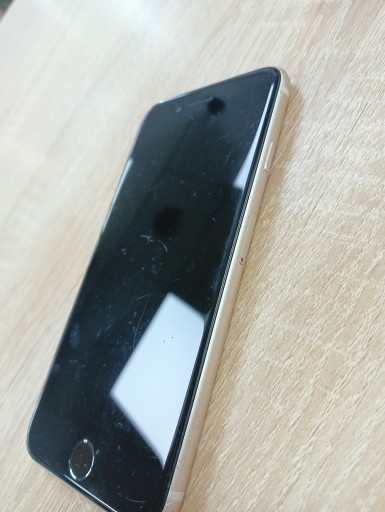 Smartfon Apple iPhone SE (2022) 4 GB / 64 GB 5G biały