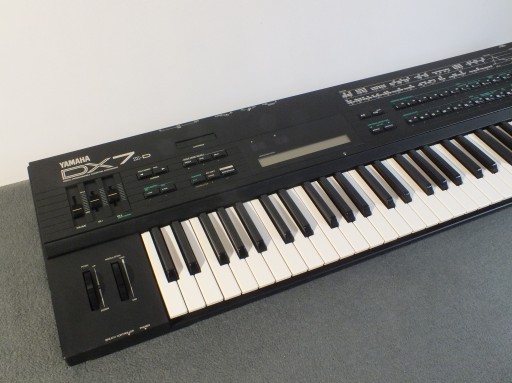YAMAHA DX-7 IID ЗНАМЕНИТЫЙ СИНТЕЗ