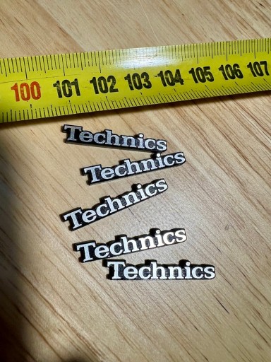 Наклейка-логотип Technics СЕРЕБРЯНЫЙ выпуклый 30 х 5 мм