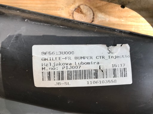 РЕШЕТКА ПЕРЕДНЕГО БАМПЕРА 865613U000 KIA SPORTAGE III