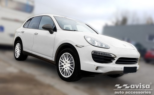 Накладка на задний бампер Porsche Cayenne (черная)