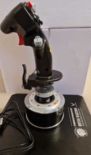 Джойстик Thrustmaster 2960720