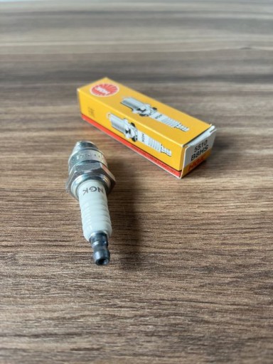NOWA ŚWIECA NGK B8HS MZ ETZ 150 MZ ETZ 250 MZ TS 150 MZ TS 250