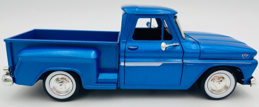 GMC C1000 Fenderside Pickup 1:24 Motormax 79379 синий