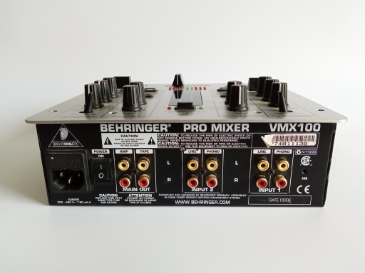 DJ-микшер Behringer Pro Mixer VMX100