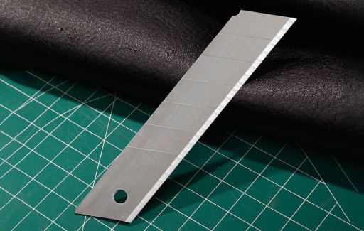 НАБОР ЗАПАСНЫХ ЛЕЗВИЙ ДЛЯ НОЖЕЙ 25 ММ DELI TOOLS, 10 ШТ.