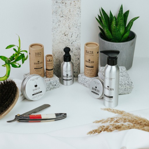 Modelujący wosk do wąsów ROOMCAYS naturalny i trwały 30 g