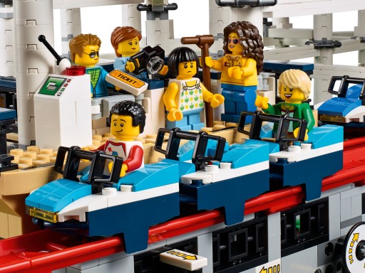 LEGO CREATOR 10261 — АМЕРИКАНСКИЕ ГОРКИ