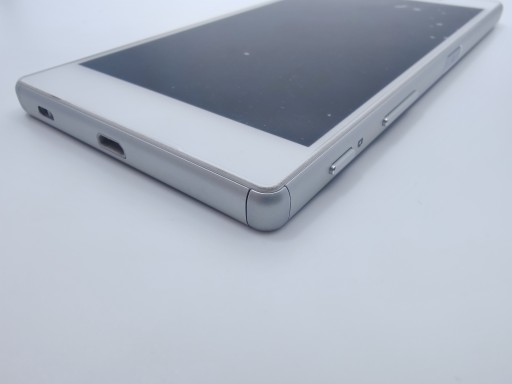 Телефон Sony Xperia Z5 Dual