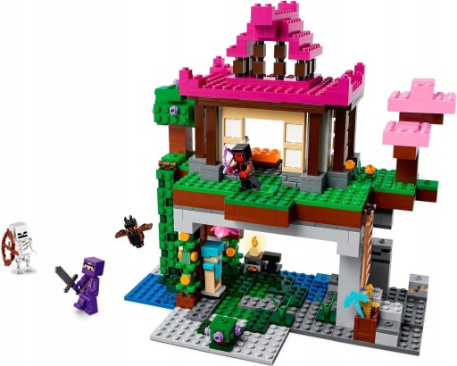 LEGO MINECRAFT ТРЕНИРОВОЧНАЯ ПЛОЩАДКА 21183