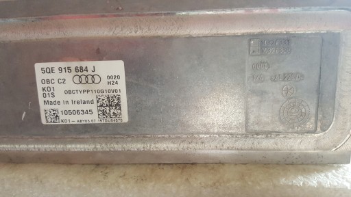 Зарядное устройство для аккумулятора AUDI E-TRON 5QE915684J