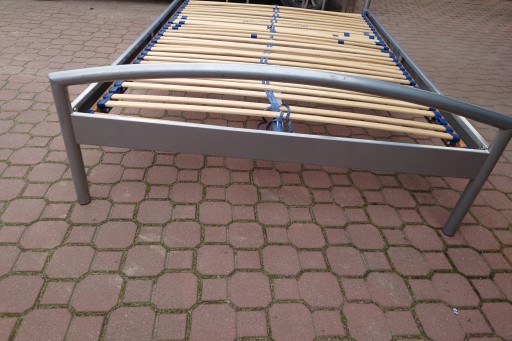 Стальная двуспальная кровать 140 х 200 дизайн.