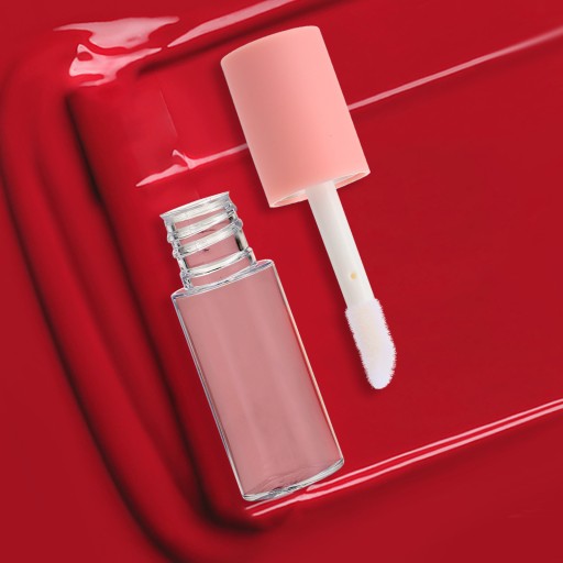 Блеск для губ в тюбике Lip