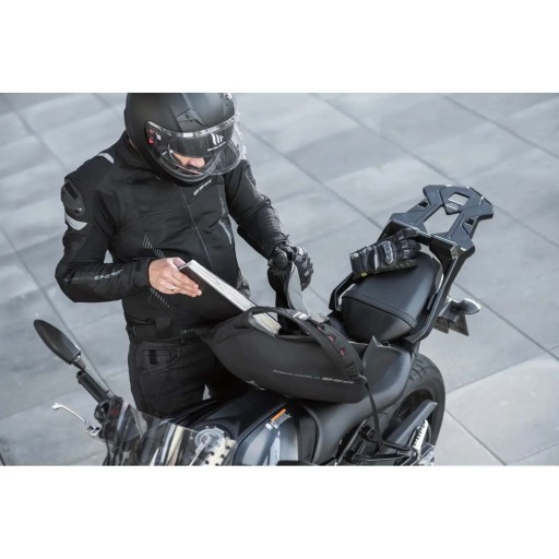 SHIMA PRAKTYCZNY PLECAK MOTOCYKLOWY USZTYWNIANY AYRO 24L BLACK