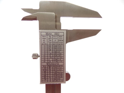 VIS ANALOG CALIPER 150 0,05 СТОПОРНЫЙ ВИНТ СО СТОПОРНЫМ МАУЗЕРОМ