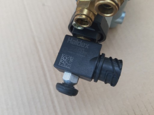 Подъемный клапан оси Haldex 338058121