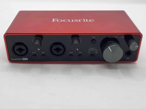 Focusrite Scarlett 2i2 3gen красный интерфейс