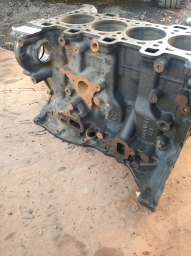 Блок двигателя 110115114R R9M D4 Renault 1.6 DCI
