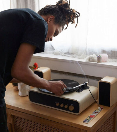 Проигрыватель проигрывателей Crosley Gig AUX Bluetooth с динамиками