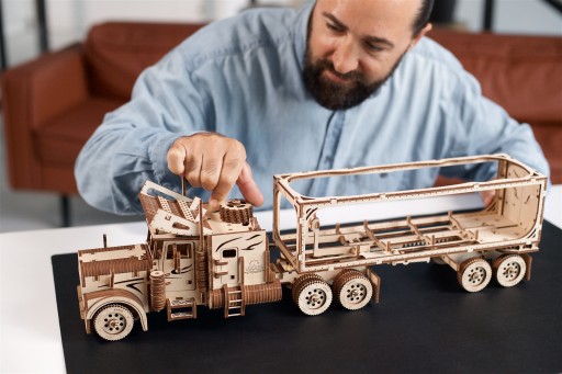 Трактор ВМ-03 механический 3D пазл UGears