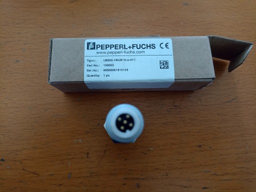 Датчик Pepperl+Fuchs UB500-18GM75-U-V15