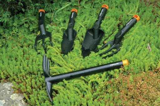 Ножничный секатор FISKARS P121 Solid Smart