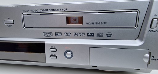 Комбинированный видео- и DVD-магнитофон Magnum VCR 3300