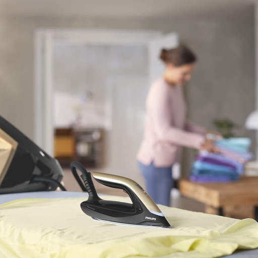 УТЮГ С ПАРОГЕНЕРАТОРОМ ПАРОВАЯ СТАНЦИЯ PHILIPS PSG8140/80 PerfectCare