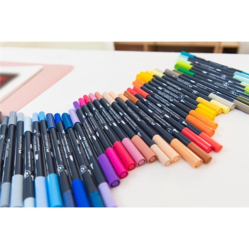 24-цветные двусторонние художественные маркеры Faber-Castell.