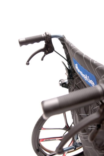 Сверхлегкая инвалидная коляска Alu Wheelie Light 12 кг