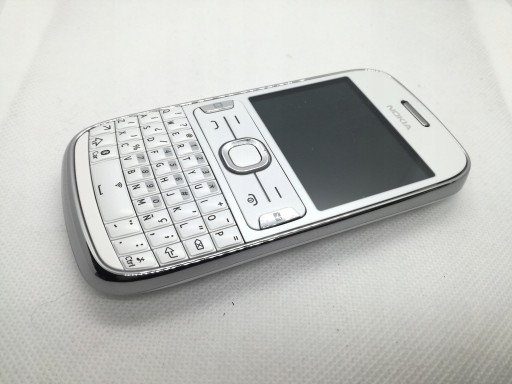 ОРИГИНАЛЬНЫЙ ТЕЛЕФОН NOKIA ASHA 302 БЕЛЫЙ с симлоком КЛАССИЧЕСКИЙ УНИКАЛЬНЫЙ