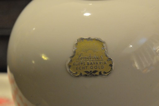 Lindner echt gold pękaty ze złotym pierścieniem 18 cm ecru