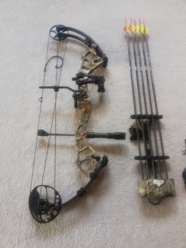 КОМПЛЕКТ охотничьего блочного лука PSE Stinger MAX